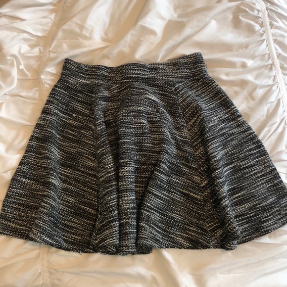 H&M Skater Skirt - Picture 1 of 3